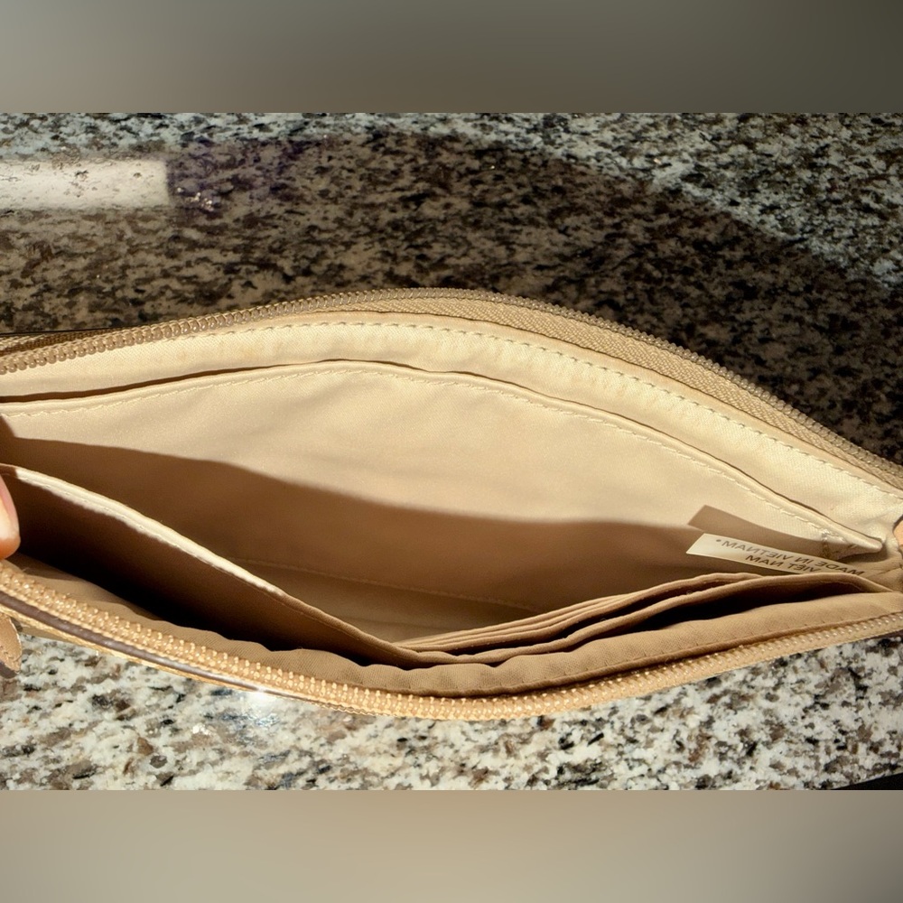 Coach Signature Peyton Dream C Go-Go Wristlet / Wallet - neutral colorway 🐚 - Picture 14 of 15